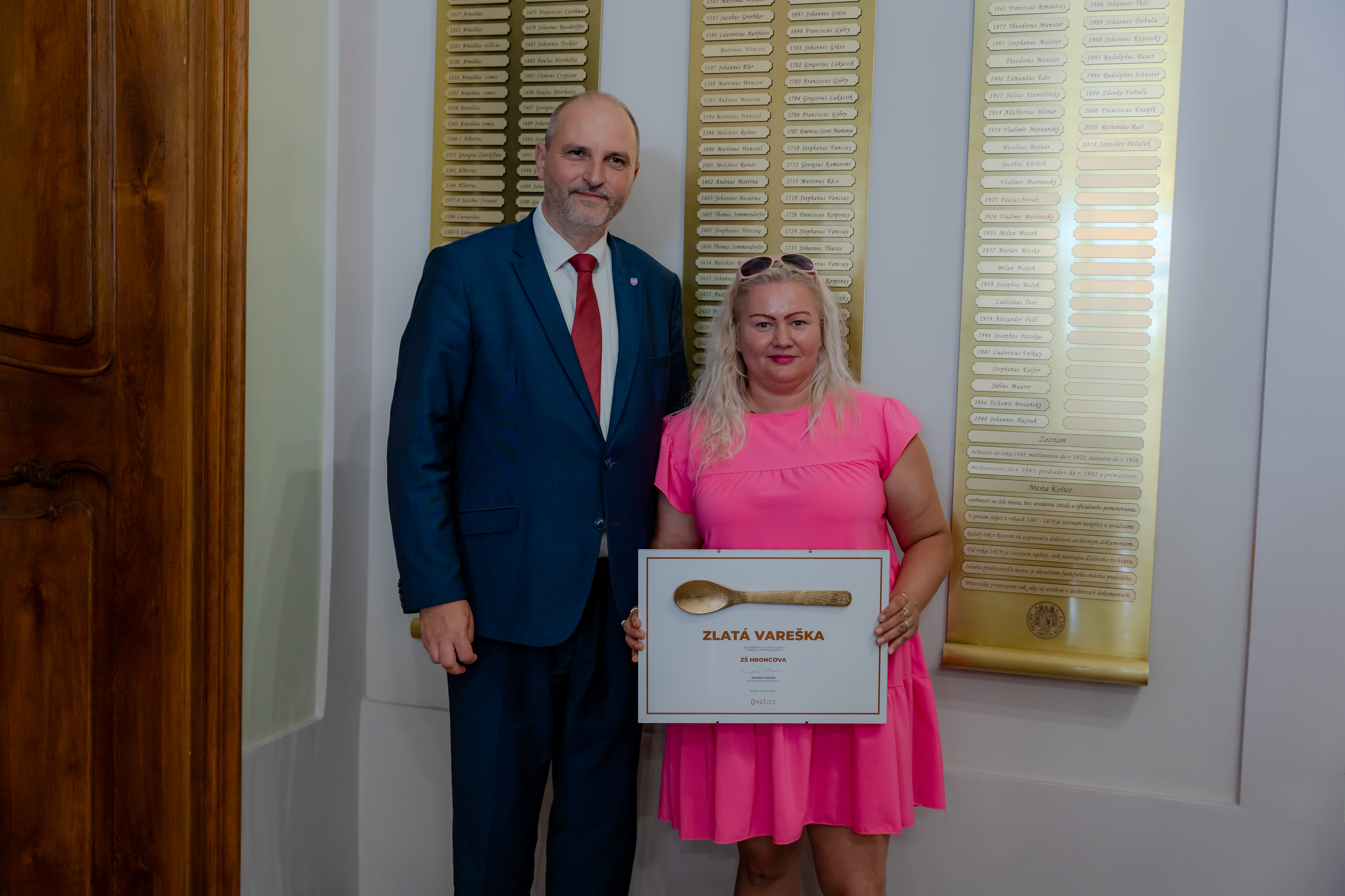 Prijatie nepedagogickych zamestnancov v Historickej radnici-25